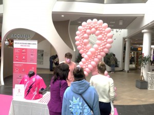 Collecte de dons et ventes solidaires Octobre rose Institut Curie et Belle Epine