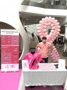 Opération solidaire Octobre Rose centre commercial Belle Epine et Institut Curie